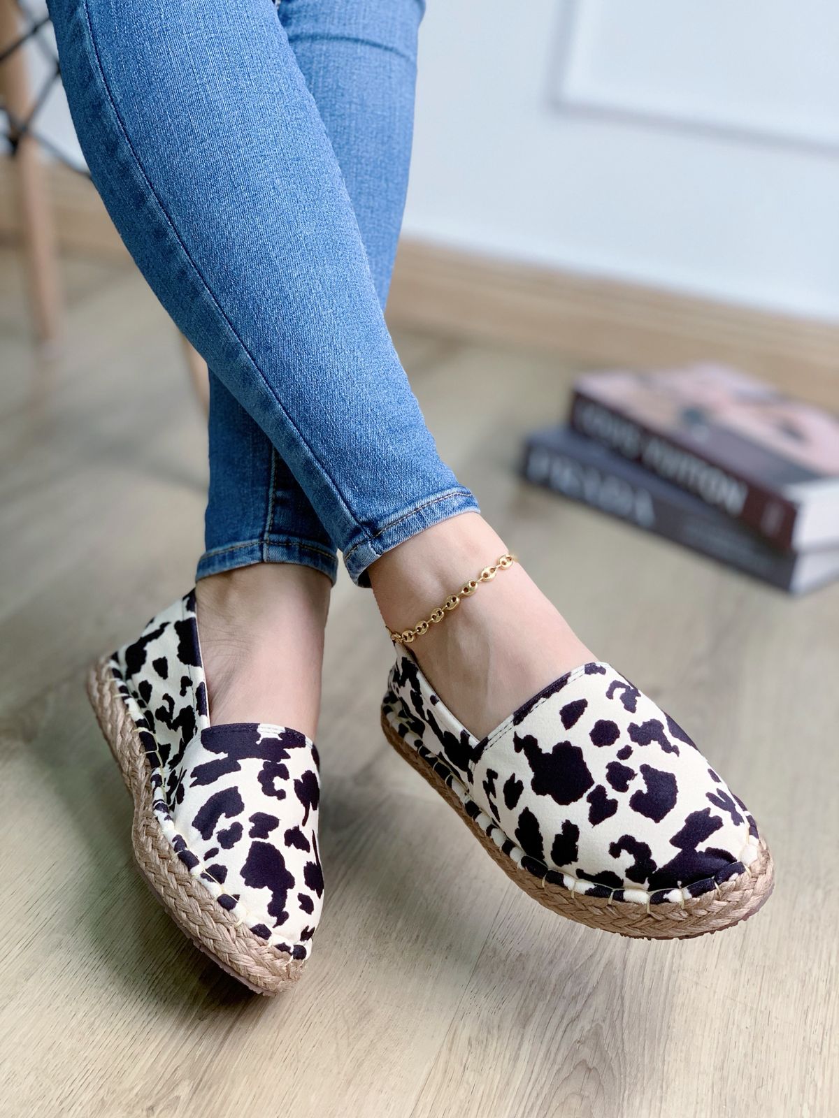 Ref . espadrila cow print